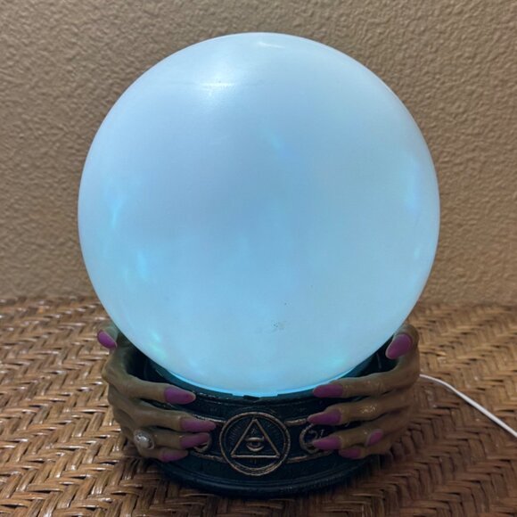 Halloween Mystic Crystal Ball Lamp With Witch Hands & LED Light - Picture 7 of 10